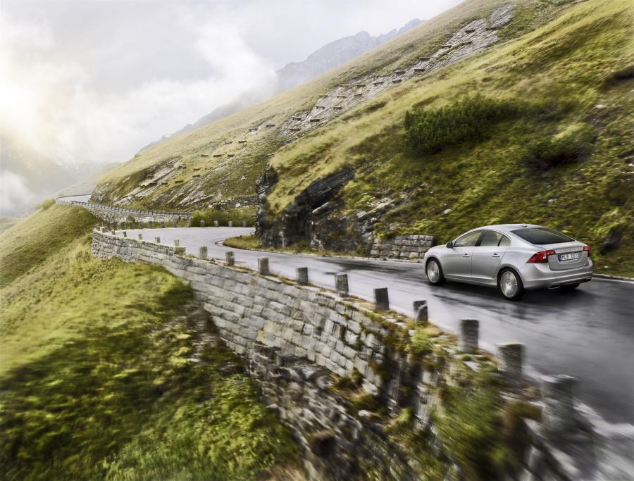  Volvo S60 2014 года  (фото 6 из 10)